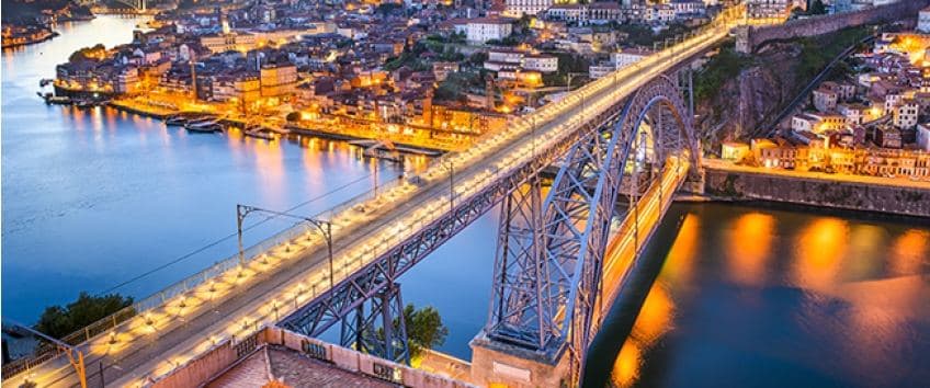 Não perca o espetáculo que vai encantar a cidade do Porto no dia 1 de julho: um concerto em palco flutuante sob o Rio Douro!