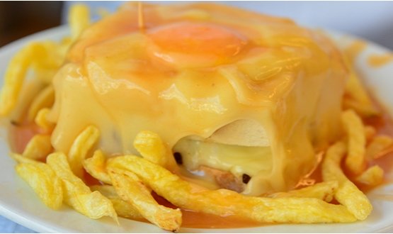 Douro River Cruise with Francesinha Lunch or Dinner 