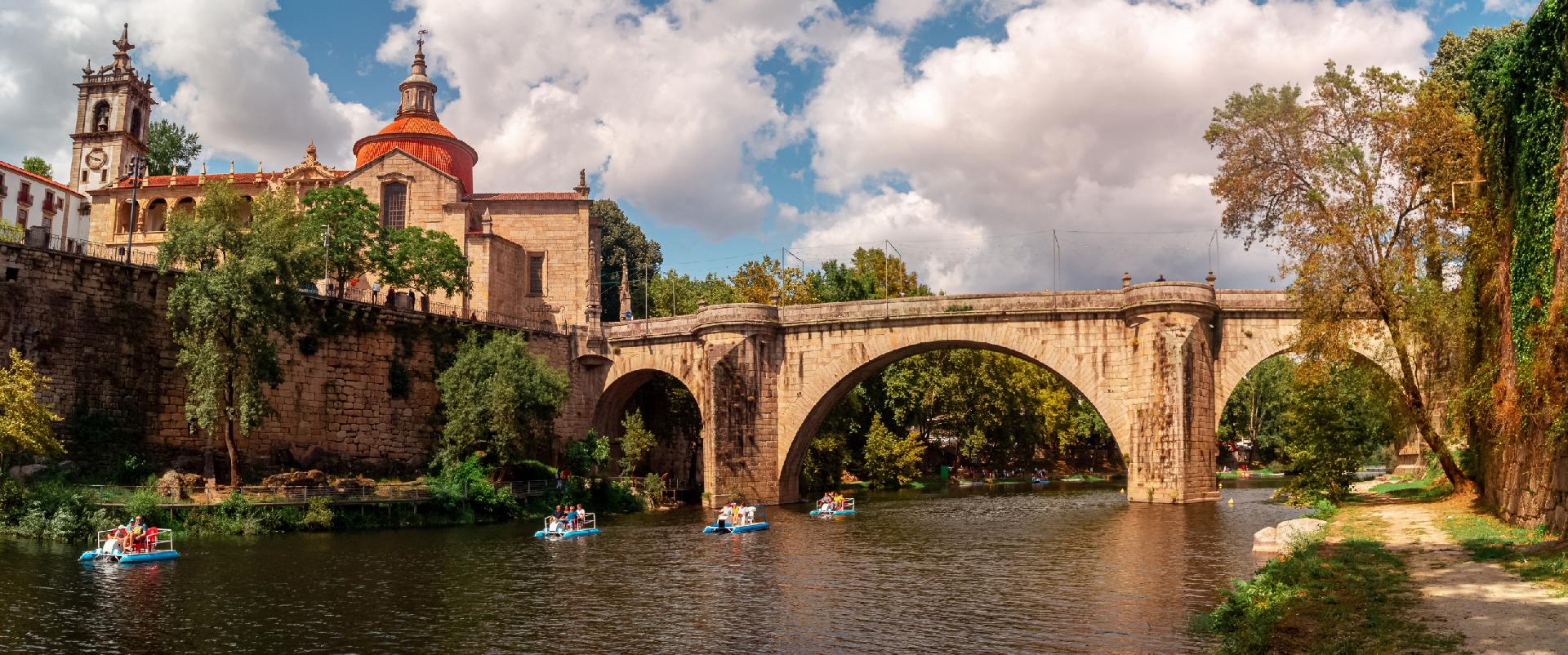 Tâmega: rio afluente da margem direita do rio Douro